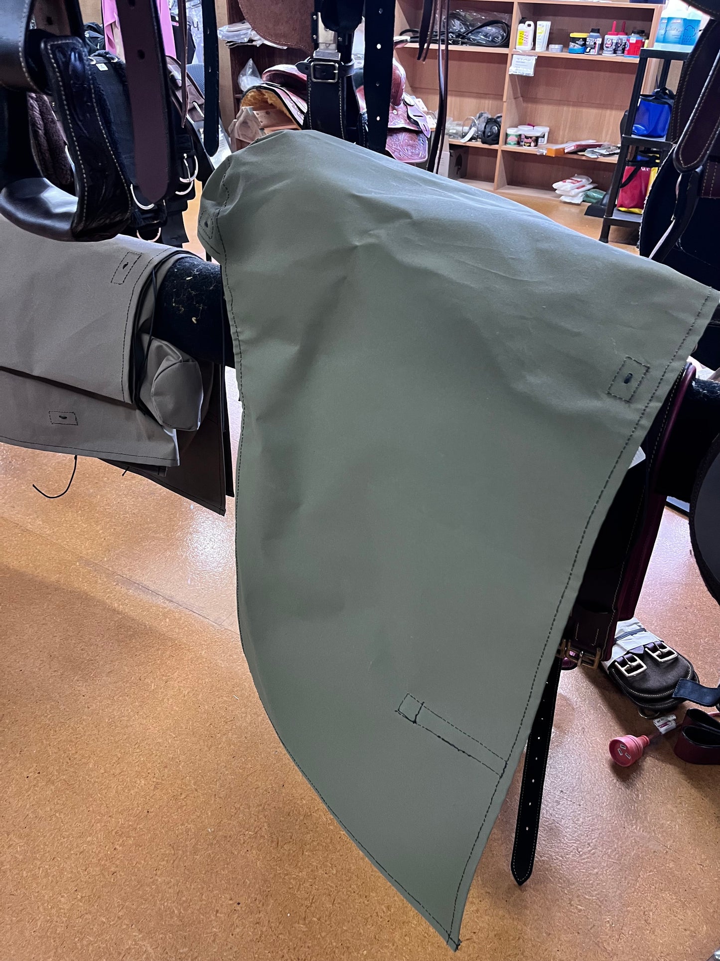 Saddle Rain Cover - Stock