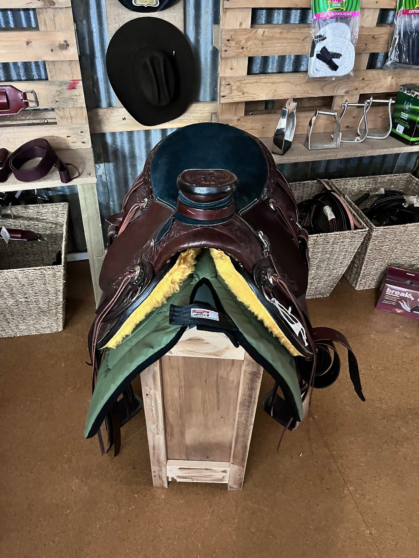 Wade Saddle - Dark Brown/Black