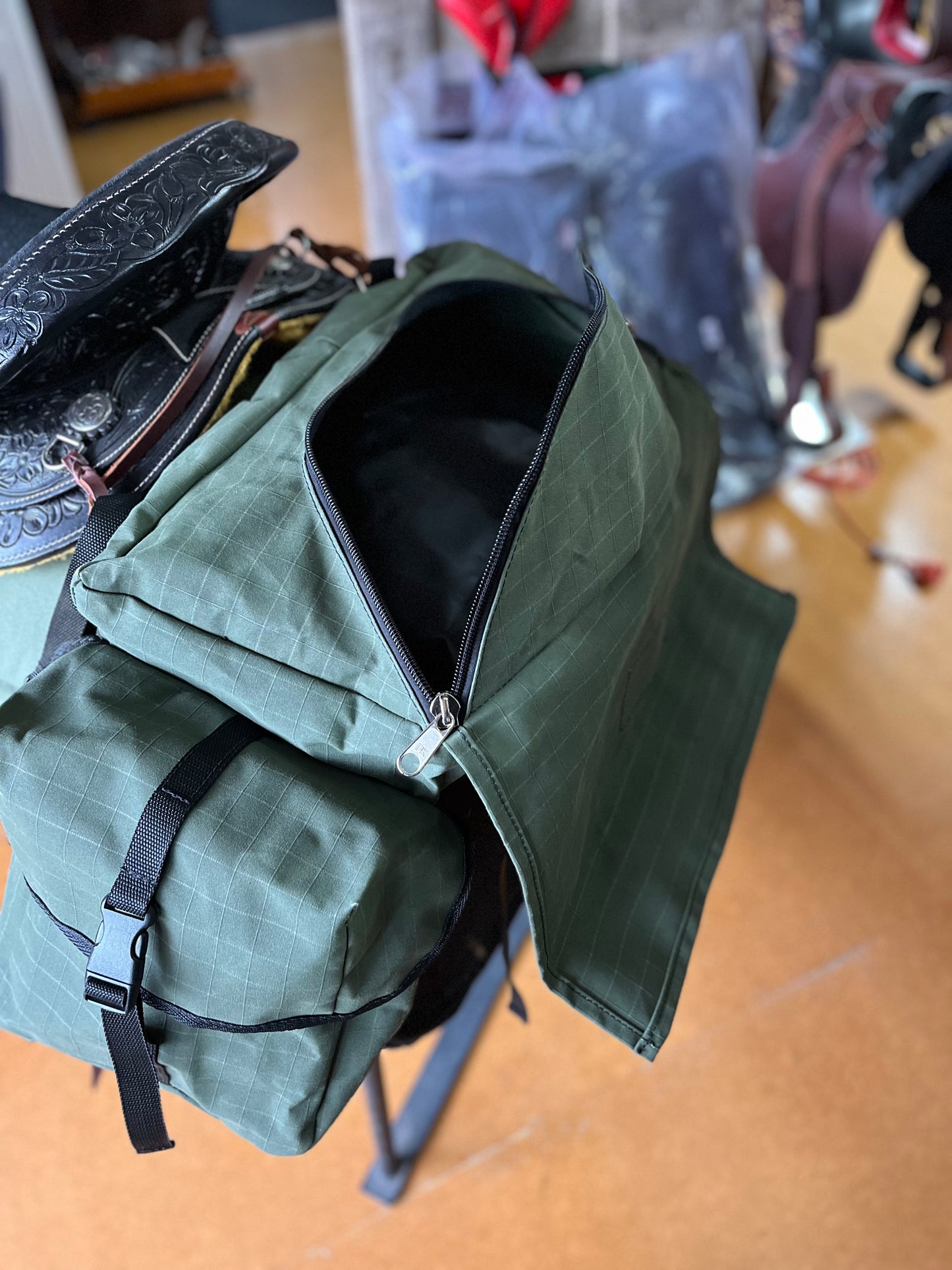 Large 3 Pocket Saddle Bag